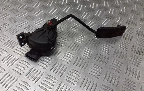 Opel Agila A Accelerator throttle pedal 9204284
