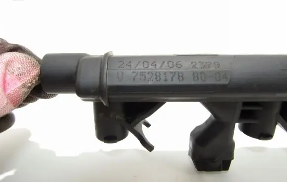 Mini One - Cooper Coupe R56 Fuel main line pipe V75281788004
