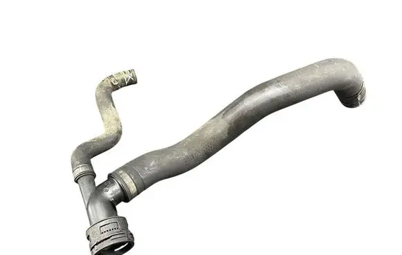 Volkswagen Touareg I Engine coolant pipe/hose 7L6122291A
