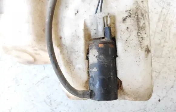 Mazda 323 Windscreen/windshield washer pump 860142-056