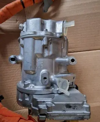 Renault Alaskan Air conditioning (A/C) compressor (pump) 0424001422