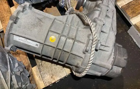 Gearbox transfer box case