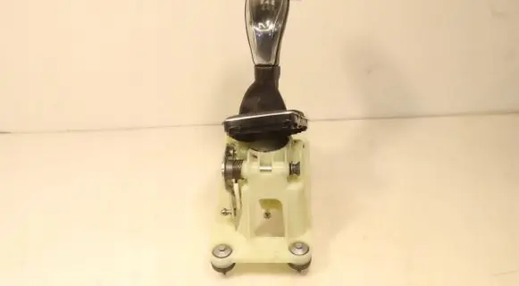 Volvo V40 Gear shifter/selector 31367612