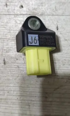 Toyota C-HR I Airbag deployment crash/impact sensor 89831F4010 593F62664
