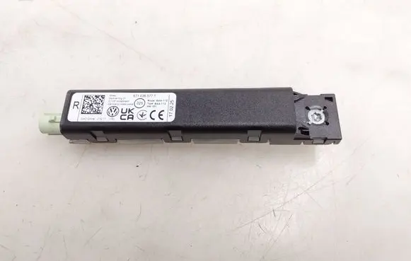 Volkswagen Tiguan Aerial antenna amplifier 571035577T
