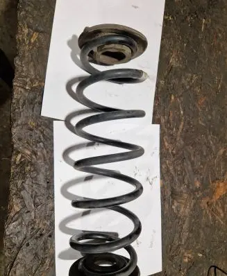Volkswagen Golf Sportsvan Rear coil spring 5Q0511121