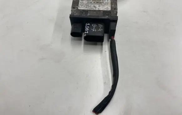 Audi A4 S4 B7 8E 8H Coolant fan relay 8E0959501P