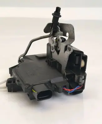 Audi A6 S6 C5 4B Front door lock PA6630FV PA66504G