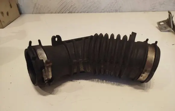 Renault Kangoo II Air intake duct part 165750686R