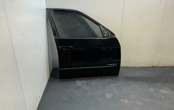 BMW X5 E70 Front door 7159597