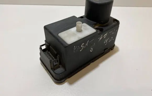Volkswagen Golf III Vacuum pump 1H0962257G