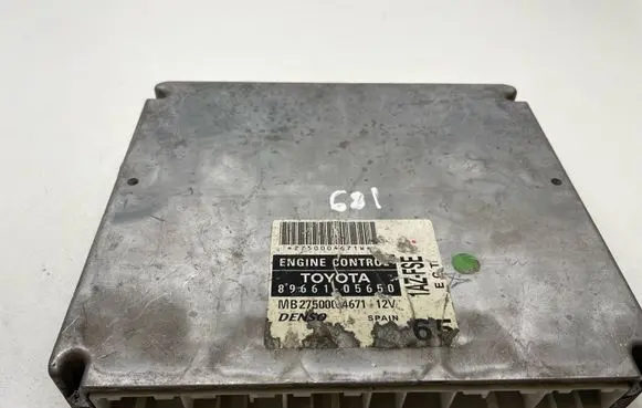 Toyota Avensis T250 Engine control unit/module 8966105650 20VVTI