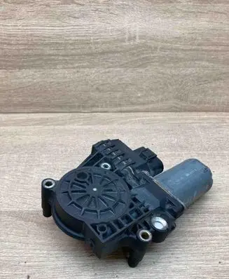 Audi A6 S6 C5 4B Front door window regulator motor 0130821775 0901011744