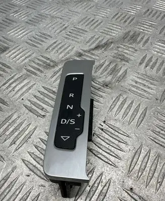 Audi A3 S3 8V Gear shift selector indicator 8v1713463a