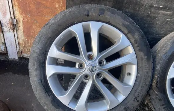 Nissan Juke I F15 R17 alloy rim N457011