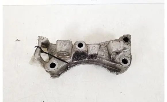 Toyota Aygo AB10 Engine mounting bracket SU00100732