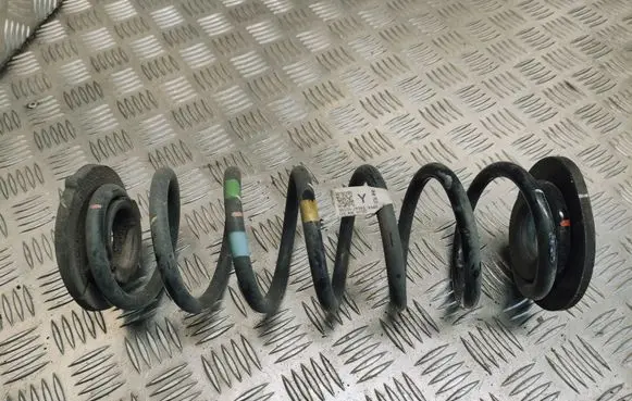 Hyundai Kona I Rear coil spring 55335J9340