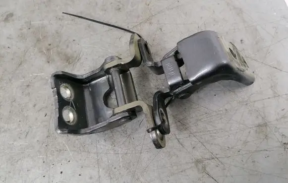 Honda CR-V Rear door upper hinge WWRL