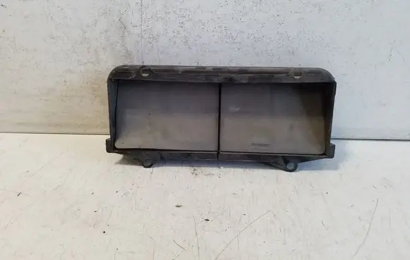Nissan Leaf I (ZE0) Quarter panel pressure vent 8200213712