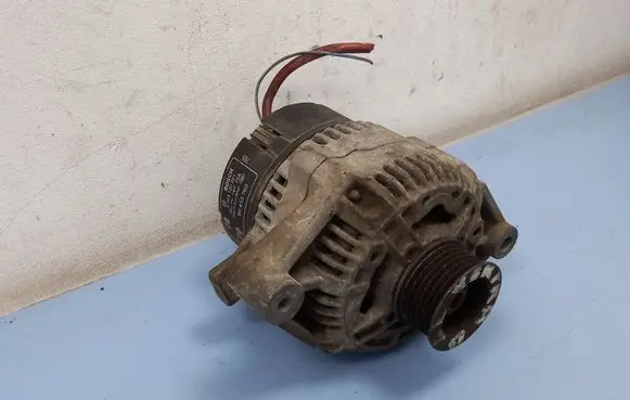 Opel Corsa B Generator/alternator 90413760 90348696 0123120001