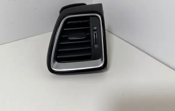 KIA Ceed Dashboard side air vent grill/cover trim 97490J7000