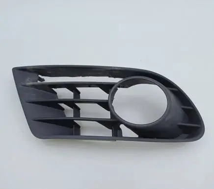 Volkswagen Golf Plus Front bumper lower grill