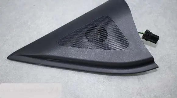 Hyundai Santa Fe Front door high frequency speaker 876112B010