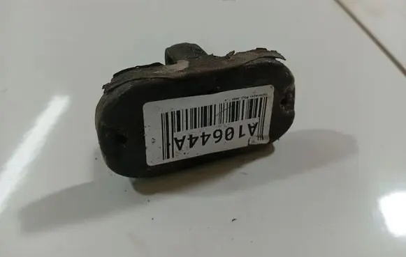 Volkswagen Polo IV 9N3 Rear door lock loop/hook striker 