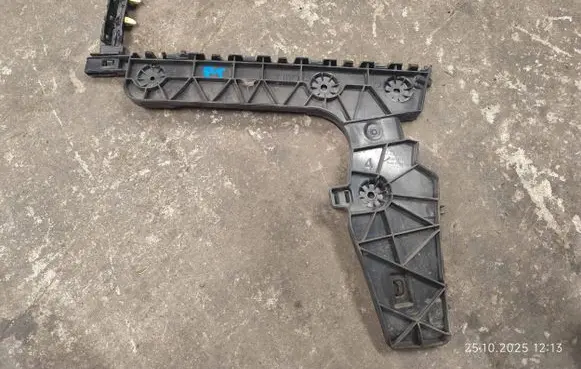 Audi A6 S6 C8 4K Rear bumper mounting bracket 4K5807454