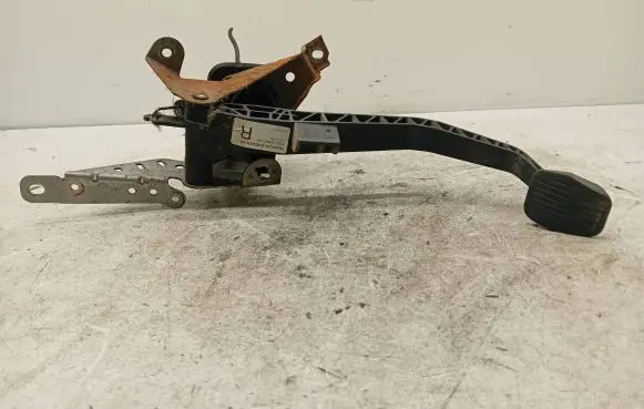 Ford C-MAX I Clutch pedal 3M517B633AK