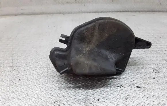 Vacuum air tank
