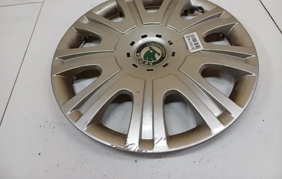 Skoda Fabia Mk2 (5J) R15 wheel hub/cap/trim 1Z0601147