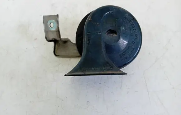 Audi A8 S8 D2 4D Horn signal