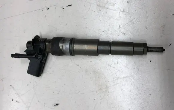 BMW 5 E60 E61 Fuel injector 0445115048