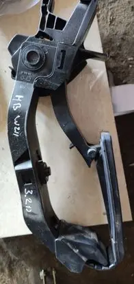 Mercedes-Benz E W211 Accelerator throttle pedal 2113000604