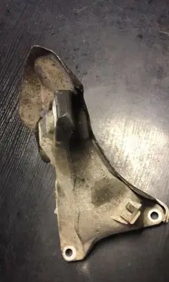 BMW 1 E81 E87 Engine mounting bracket 24168110