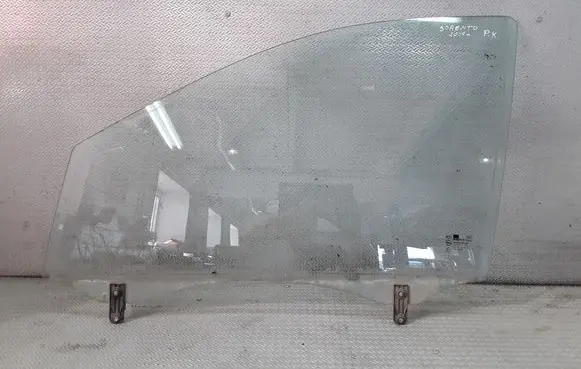 KIA Sorento Front door window glass four-door
