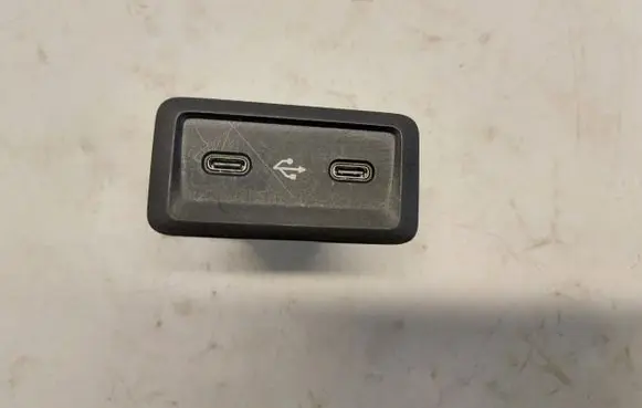 Mercedes-Benz GLC C254 USB socket connector 