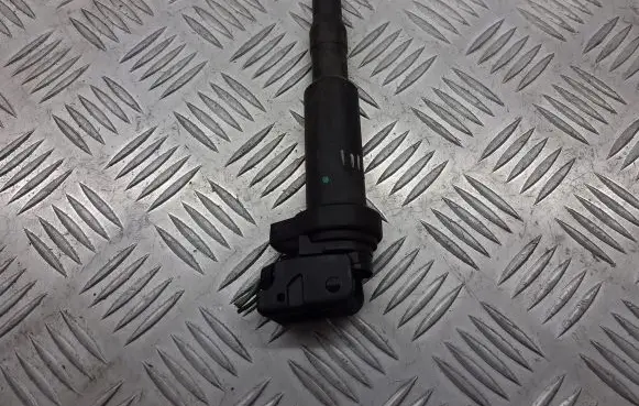 Citroen C3 Picasso High voltage ignition coil 8647689-01
