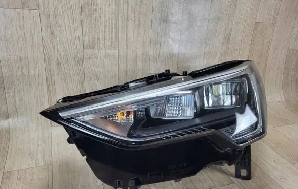 Audi Q3 F3 Headlight/headlamp 83A941011
