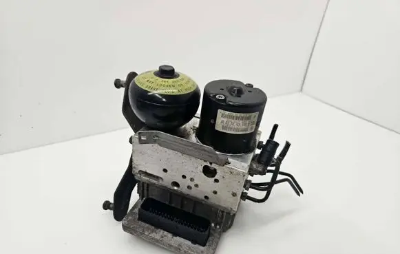 Mercedes-Benz E W211 ABS Pump 0265250098 A0054318112