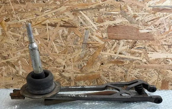 BMW 5 E39 Gear shifter/selector 25117501188 7501188