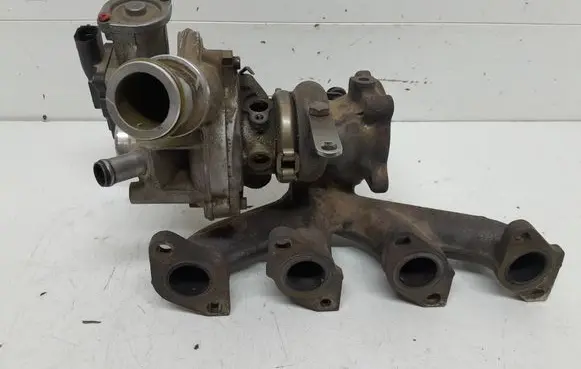 Skoda Yeti (5L) Turbo T3M3771P8 3NR5C8R3974 03F145701H