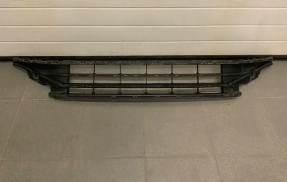 Volkswagen PASSAT B8 Front bumper lower grill 3G0853677AA
