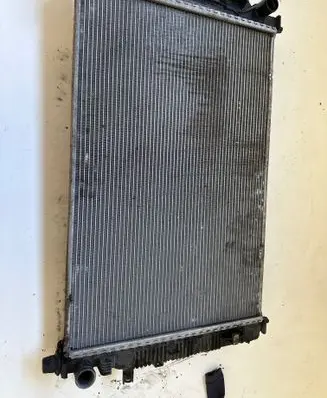 Opel Insignia B Coolant radiator 84208036 GT134002