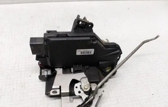 Audi A4 S4 B6 8E 8H Front door lock 4B1837015G