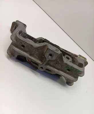 Mercedes-Benz A W176 Engine mount bracket A2462402517 0005586734