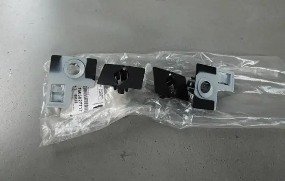 Opel Corsa F Front parking sensor holder (PDC) YP00158680 564682821 20121186