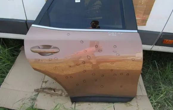 KIA Xceed Rear door