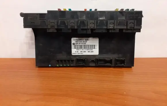 Mercedes-Benz C W203 Fuse box set 5DK00797440 0035455201